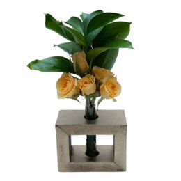 Imagem de Mini Rosa Amarela Em Cubo Dourado