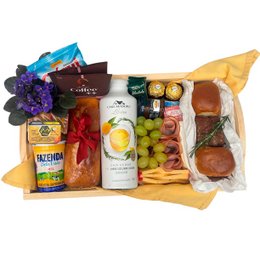 Imagem de Bandeja de Café da Manhã Completa com Flor