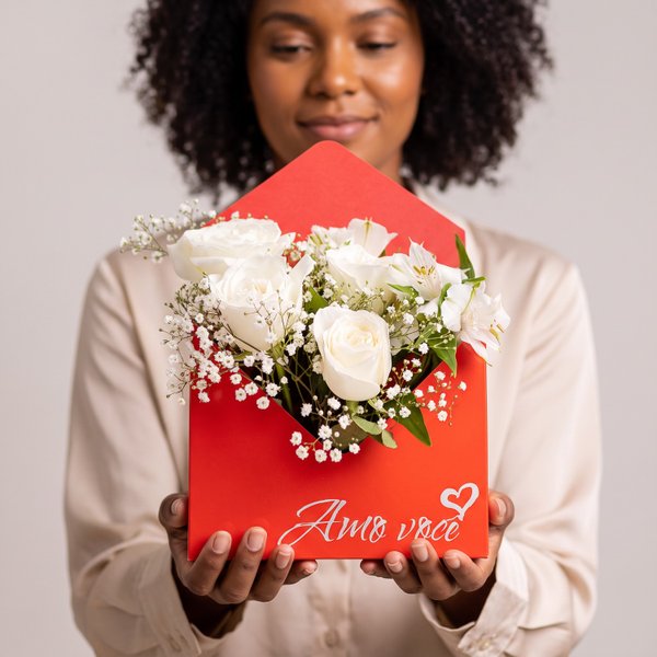 Envelope com Flores Brancas 