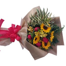 Imagem de bouquet especial girassol e rosa vermelha