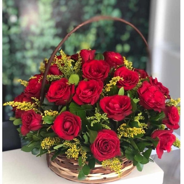 Cesta com 24 Rosas Vermelhas
