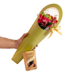 Imagem de Delicado de Alstromélias com Lindt Lindor Balls