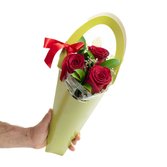 Delicado Buquê de Rosas Vermelhas
