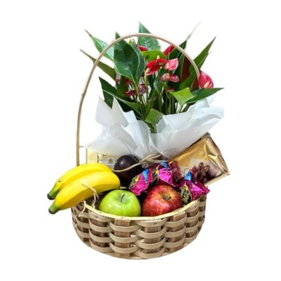 Cesta com Flores Frutas e Chocolate