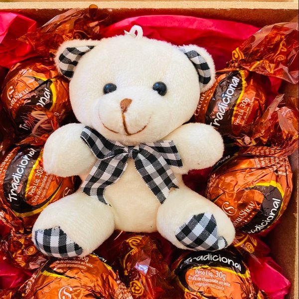 Chaveiro de Pelúcia e Bombons