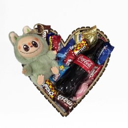 Imagem de Cesta Coração com Lafufu e Bombom