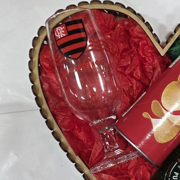 Cesta Coração Flamengo e Petisco