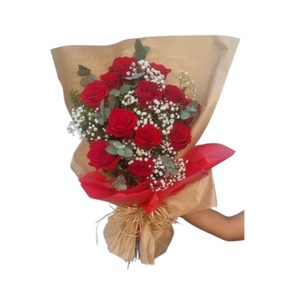 Buquê de 12 Rosas Vermelhas Embalagem Kraft