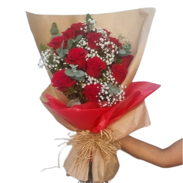 Buquê de 12 Rosas Vermelhas Embalagem Kraft