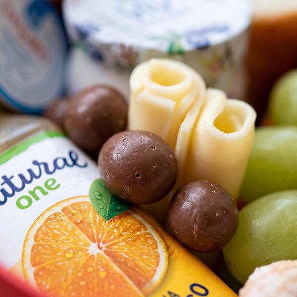 Cesta Coração de Café da Manhã com Frutas