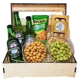 Imagem de Cesta Cerveja Heineken Petiscos Chocolate 