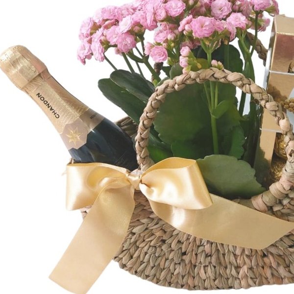 Cesta de Palha com Flor, Ferrero e Chandon 