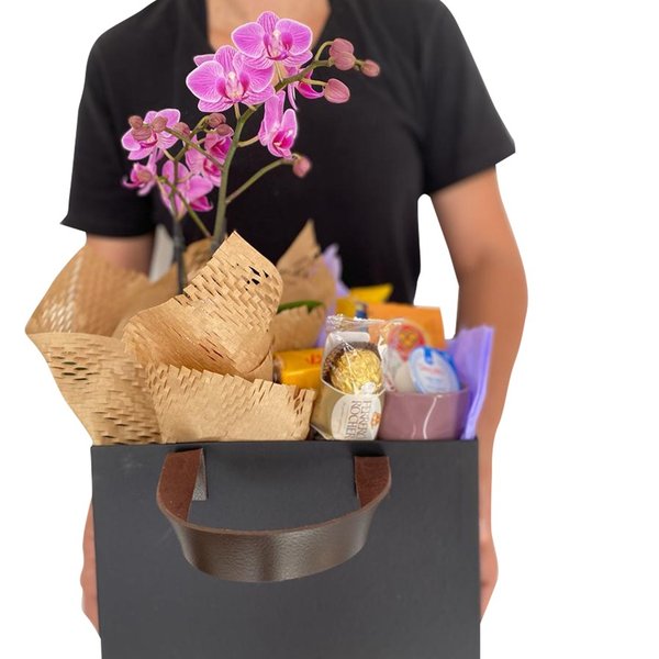 Cesta Café com Orquídea,  Caneca e Chocolate 