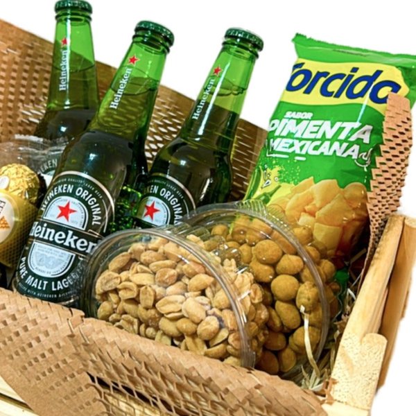 Cesta com Cervejas Heineken e Petiscos Felicidades 
