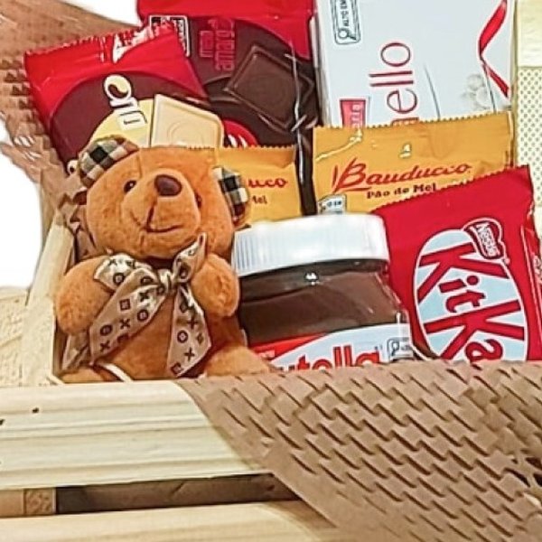 Cesta com Chocolates e Pelúcia Você é Especial 