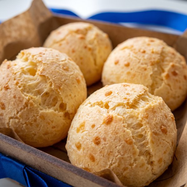 Cesta de Café da Manhã com Pães Premium 