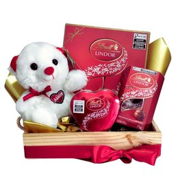 Imagem de Cesta Nosso Jeito de Amar com Pelúcia e Lindt