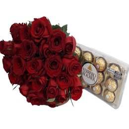 Imagem de Buquê com 24 Rosas Vermelhas e Chocolates