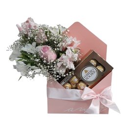 Imagem de Envelope com Flores e Ferrero Rocher