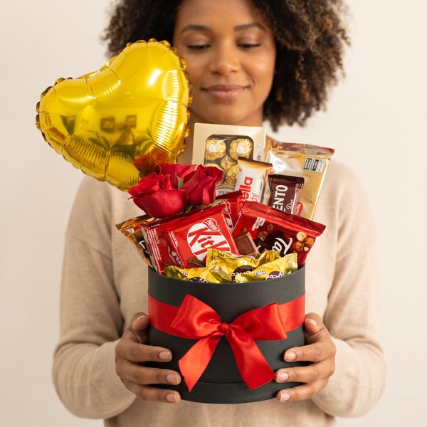 Caixa Box com Rosas e Chocolates