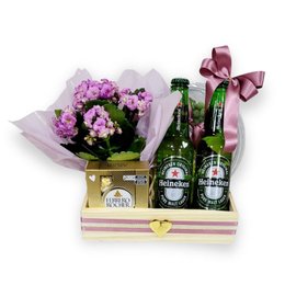 Imagem de Cesta Celebre Rosé Com Ferrero Rocher e Cervejas 