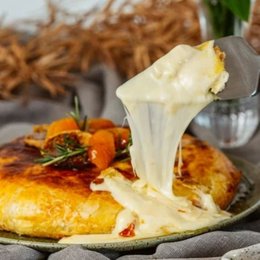 Imagem de Brie Folhado com Mel