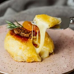 Imagem de Mini Brie Folhado com Mel