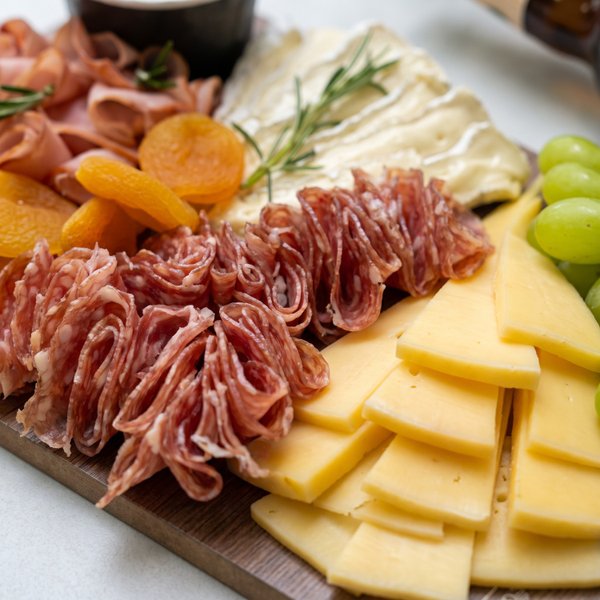 Tábua de frios com kit cerveja para 4 - Grazing