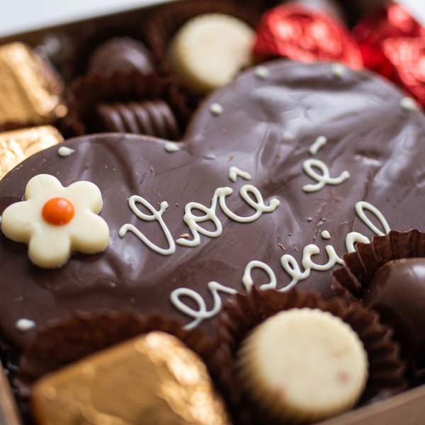 Caixa Coração de Chocolate Você é Especial