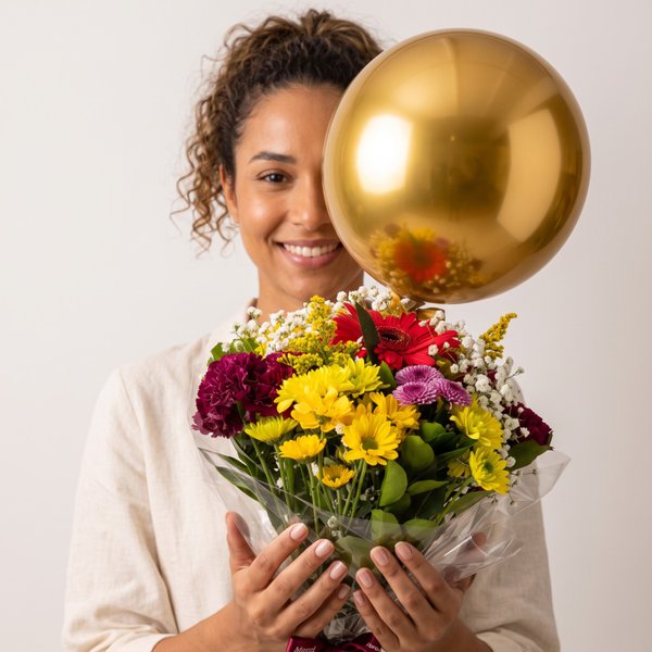 Buquê Floral Sofisticado Mix de Flores Lili com Balão