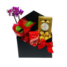 Imagem de Cesta com Orquídeas e Chocolates Lindt