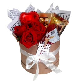 Imagem de Cesta Chocolates com Rosas Eternas