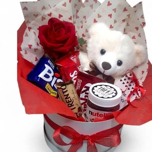 Cesta Mix Chocolates e Mimos Carinhosos