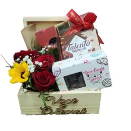 Imagem de  Cesta Baú de Chocolates Chocomix