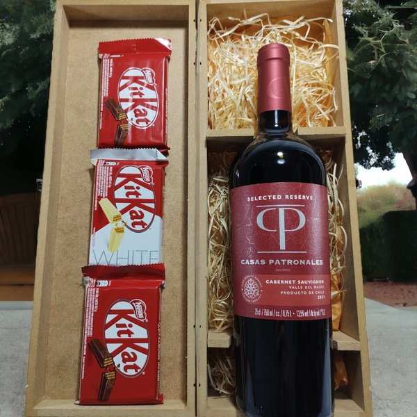 Cesta Especial  de Vinho com Chocolates 
