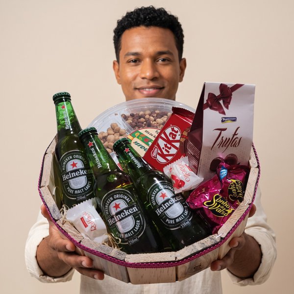 Cesta Cerveja e Petiscos e Chocolate