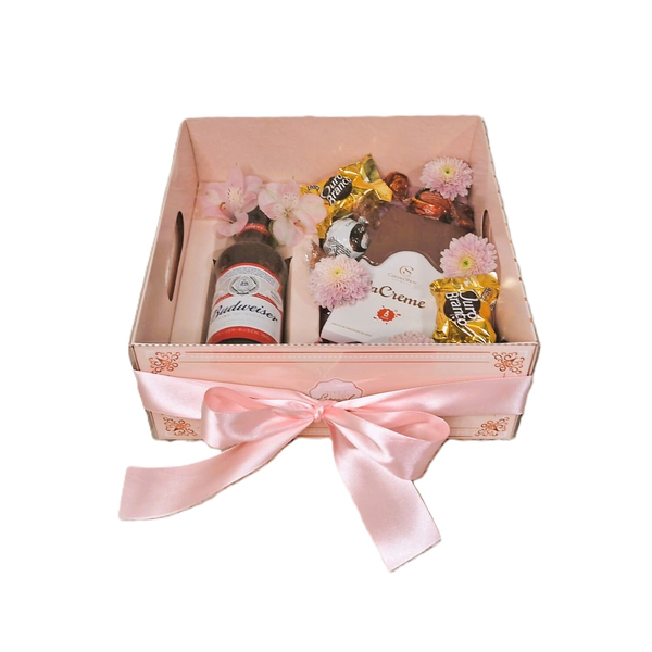 Caixa de Petiscos Craft com Cerveja e Chocolates Rosa