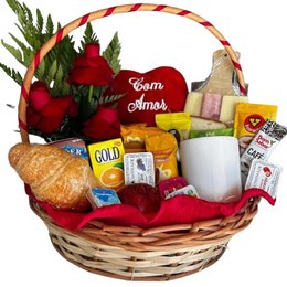 Imagem de Cesta de Aniversário com Rosas Abertas