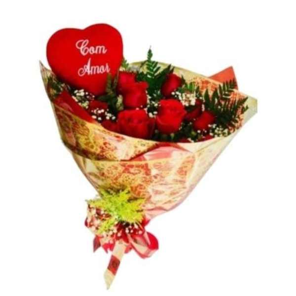 Buquê 10 Rosas e Coração Bordado 