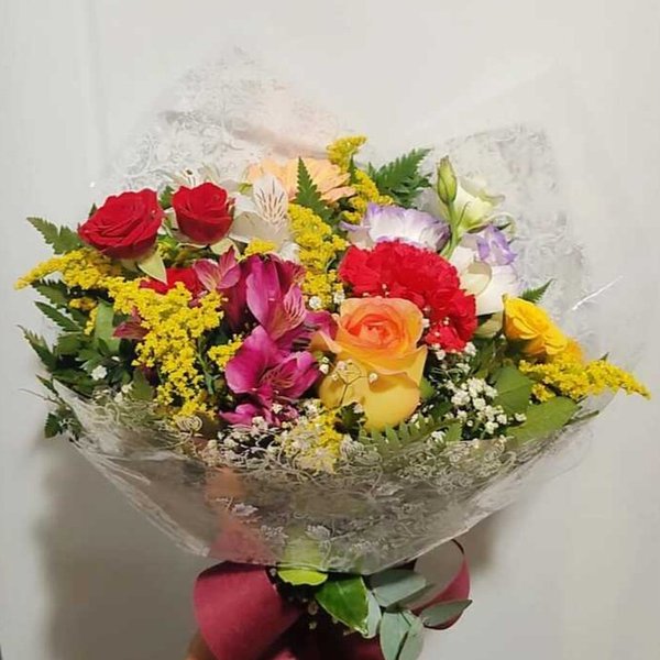 Buquê Primaveril Mix de Flores
