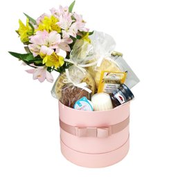 Imagem de Cesta de Café da Manhã com Flores G Rosa