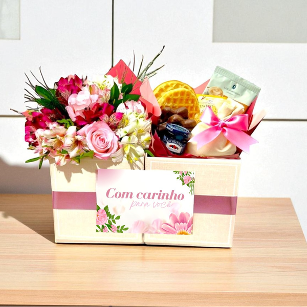  Cesta  de Café da Manhã com Flores - Doçura