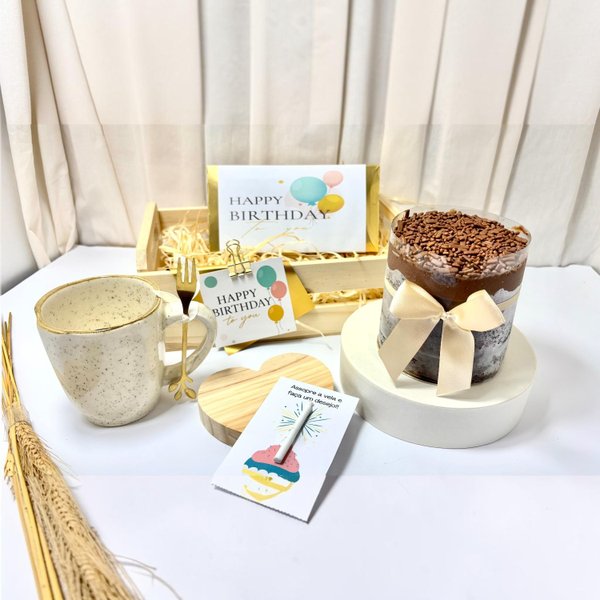 Cesta de Presente Doce Aniversário Dourado