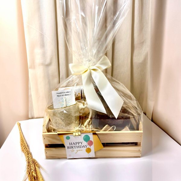 Cesta de Presente Doce Aniversário Dourado