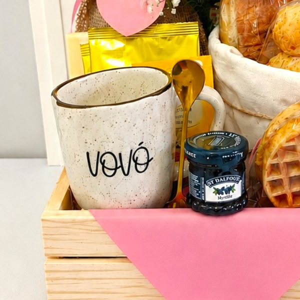 Cesta de Café da Manhã Rosa - Feliz Dia da Avó 