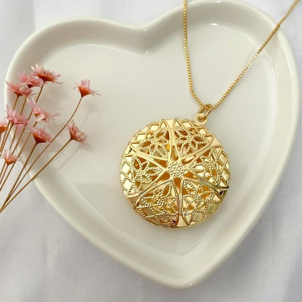 Colar Relicário Redondo Banhado a Ouro 18K