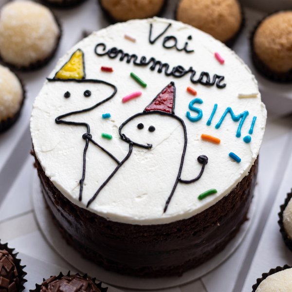 Festa na Caixa Bento Cake Chocolate Vai Comemorar Sim
