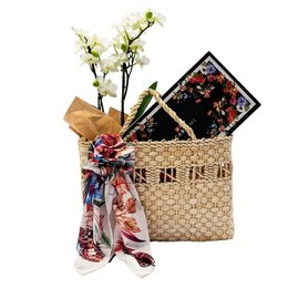 Imagem de Kit Mimos Lenço Scarf Me, Orquídea e Sacola Palha 