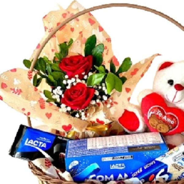 Cesta Bombons, Flores e Pelúcia