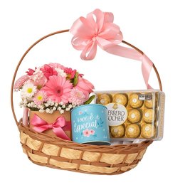 Imagem de Cesta Delicada e Flores Mistas
